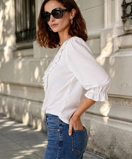 Blusa Blanca Cuello V con Volados y Manga 3/4 Mujer - Victoria