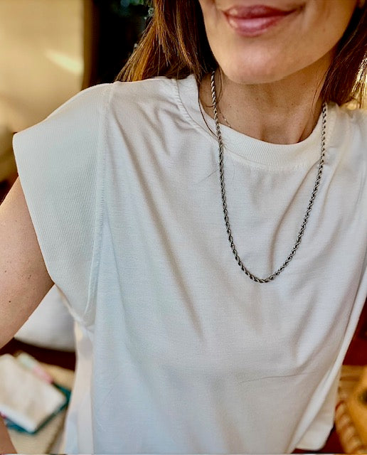 Polera Blanca de Algodón 100% con Detalles en Punto Loma - Alba